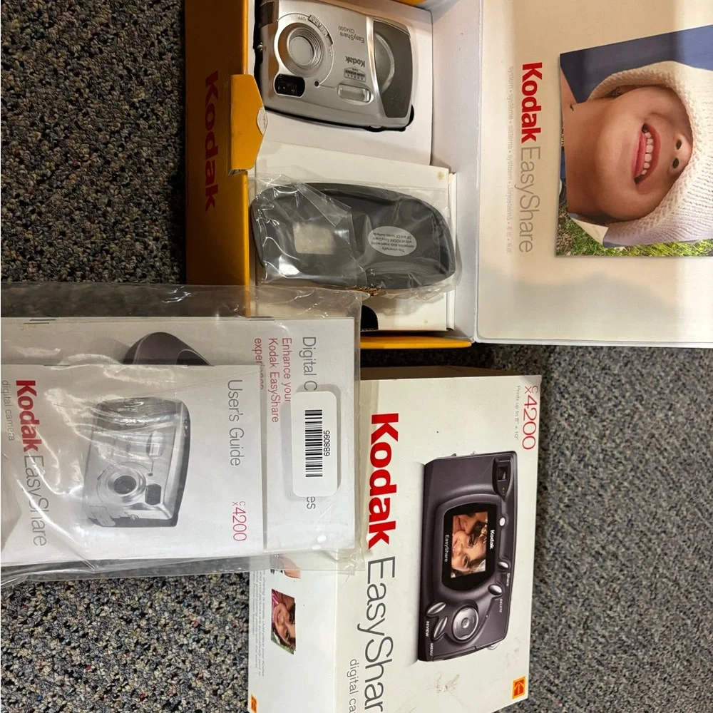 KODAK EASY SHARE 3 PC LOT NIB ORIGINAL OWNER DOCK CAMERA ACCESSORIES ETC